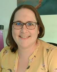 Kristen Howe's Instagram, Twitter & Facebook