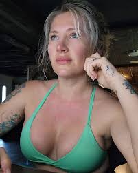 Editing, yoga, reselling, and antique store hustling