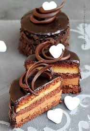 Mini Torturi De Ciocolata Retete Culinare Laura Adamache Desserts Mini Cakes Cake