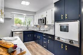 Modern galley kitchens refers to spaces which have a narrow hallway in between 2 parallel walls which often both have kitchen cabinets and counters. 27 Stylish Modern Galley Kitchens Design Ideas Designing Idea