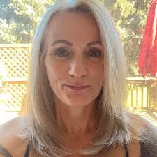 Elizabeth Skipper (@skipeliz)