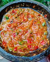 Mau tau bagaimana cara membuat sambel lalapan yang enak dan tentu saja pedas? 5 Resep Sambal Pedas Namun Sangat Enak Aroma Rasa