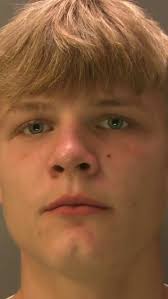 Prison counsellor jailed for inappropriate relationship with prison inmate  #crime #criminal #jail #prison #gangster #gang #truecrime