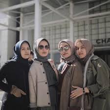 Anda juga bisa berbaju couple bersama sahabat terdekat anda. 30 Ide Baju Couple Sahabat Ber 4 Trend Couple