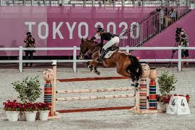 In jumping, veteran nick skelton , part of the gold medal winning great britain jumping team from 2012 , returned to take the individual title on big star , his 2012 gold winning horse. Xencayxanummgm