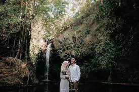 Di bawah ini ada kumpulan gambar pemandangn yang wow. 10 Potret Prewedding Ega Rafly D Academy Di Alam Terbuka Romantis Brilio Net Line Today