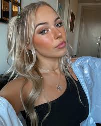 Brooke Putman's Instagram, Twitter & Facebook