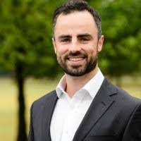 Devin Hare's Instagram, Twitter & Facebook