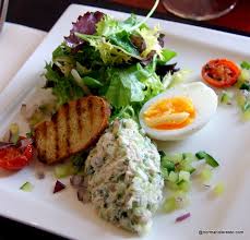Le Barbican Restaurant De Qualite A Fecamp Normandie Resto Salade De Crabe Salade De Crudites Cuisine De Qualite