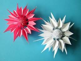 Sterne Basteln Mit Papier Butterbrottuten Zu Weihnachten Diy Weihnachtssterne Sterne Basteln Mit Papier Bu Paper Crafts Diy Paper Ornaments Christmas Crafts