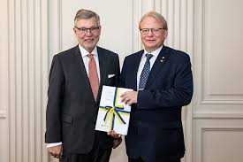 Hultqvist told the danish newspaper berlingske Peter Hultqvist Received Defence Commission S Final Report Government Se