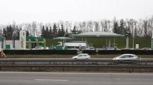 Alors tant qu'à faire, autant choisir de faire son plein dans les stations les moins chères, non ? Sortir De L Autoroute Pour Faire Le Plein Coute Moins Cher