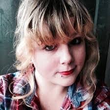 Kayce Barnes's Instagram, Twitter & Facebook