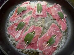 Saltimbocca Alla Romana Ein Italienischer Klassiker Rezept Saltimbocca Rezept Lebensmittel Essen Fleisch Gerichte