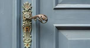 Mempercantik hunian tidak hanya menggunakan cat atau wallpaper saja. Kumpulan Berita Handle Pintu Gagang Pintu Harus Dilapisi Tembaga Untuk Cegah Covid 19 Ini Alasannya