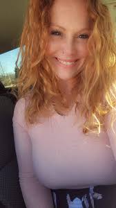 Single mom in Nampa looking to connect