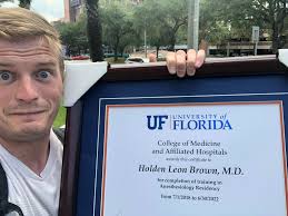 Holden Brown, MD (@holdenitupp)