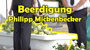 Aufgrund seines tumors hat philipp mickenbecker ein loch in der brust. Gottvertrauen Trotz Krebs