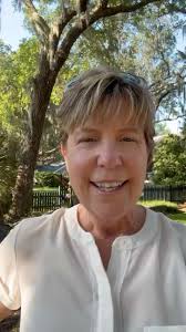 Dahlia update- good bye Emory Paul!🌼🌸🥲#dahlias #southerngardens  #lifestyleblogger #styleover50 #swanislanddahlias #gardening