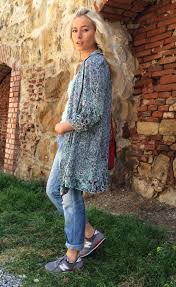 Cosoi started her acting career playing the role of adina in the television series la bloc on pro tv. Fashion Laura Cosoi Fashion Women Lifestyle