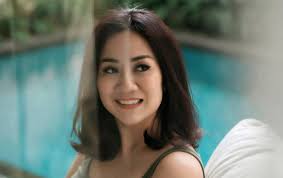 Pemersatu bangsa tasya / biodata anastasya khosasih terlengkap, usia, agama dan. Ernie Si Pemersatu Bangsa Awalnya Risi Dipanggil Tante Berubah Pikiran Karena Sukses Viral