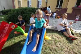 Sector 3 (sectorul 3 in romanian) is an administrative unit of bucharest. Stau DesculÈi Èi Fac Ce Vor La CreÈÄ Aici Copiii Sunt CrescuÈi DupÄ Modelul Danez Click Mobile