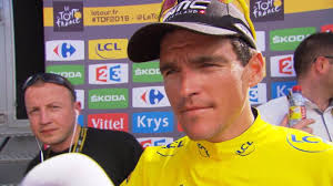 Cummings wint, Van Avermaet loopt uit, boog stort in