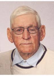 Travis Hoeft's Instagram, Twitter & Facebook