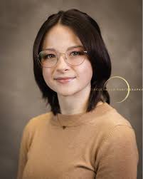 Sneak peek of these student headshots! I look forward to seeing the both of  you for your spread reveal @wissi_benny @angela_gustaf @_brooklyn_78  #seniorportraits #seniorportraits22 #canon #michiganphotographer  #studiophotography #circleimagephotography ...