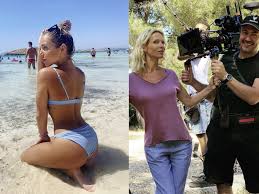 Anne sophie anne sophie lapix veste noir idées de mode mode christian louboutin beaux vêtements robes ajustées sophie lapix. Epingle Sur People