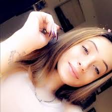 Leslie Culp's Instagram, Twitter & Facebook