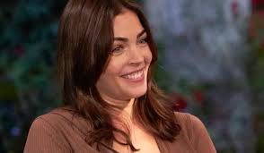 Kelly Thiebaud (Britt) your fans are excited about your July return.  Hopefully, the writers will bring you and Jason back together, and we can  anticipate a beautiful love story featuring the two
