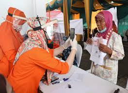 Kemensos blt covid, cek bansos siks kemensos, cek bansos.siks.kemensos.go.id, cek nama bst kemensos, cek kemensos go cara cek no kis di dtks.kemensos.go.id untuk bantuan 1,2 juta jadwal pencairan pkh, kartu sembako dan bansos. Mensos Ri Officialy New Dtks Dapat Dibuka Publik Melalui Https Cekbansos Kemensos Go Id Suarabuana Com