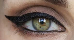 Round, upturned, downturned, hooded, and monolidded. Expert Shares How To Do Eyeliner Based On Your Eye Shape