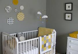 Qui a dit que le gris reflète une ambiance froide ? Epingle Par Jessica Smith Sur Inspiration Deco Chambre Bebe Jaune Et Gris Chambre Bebe Jaune Et Gris Deco Chambre Bebe