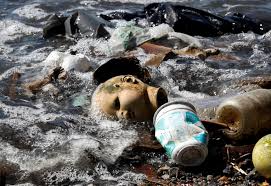 Of course the bay is polluted: 11 Disgusting Pictures Of Pollution In Rio S Toxic Water For The Win