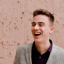 Alex Schoen's Instagram, Twitter & Facebook