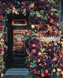 Kathryn Holeywell V Instagram This London Bakery Has Been Covered In Autumn Beauty By Earlyhoursltd With Beautiful Flowers Autumn Beauty Planting Flowers