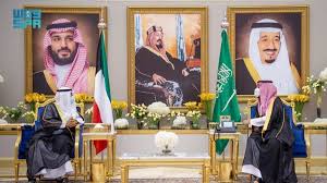 توفى المذيع السعودي، فهد الشايع، بعد معاناة مع المرض؛ حيث قدم خلال عمله في القناة الأولى بالتلفزيون السعودي نشرات الأخبار الرئيسة. Dkbolswfujw9um