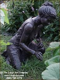 A Woman S Touch Garden Statues Garden Sculptures Life Size Statues Life Size Sculptures Life Size Bronze Sculpture Life Size Statues Bronze Statue