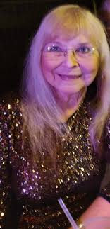 Family I had no clue this beauty shares her birthday with her younger  sister 💗… Shardi Waddell is the oldest daughter of Susie Wright and  granddaughter to the late Sara Wright🙌🏽🙌🏽!! Family