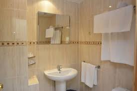 El apartamento consta de 2 dormitorios, un baño privado … Bano Picture Of Hotel Casa Emilio Murcia Tripadvisor