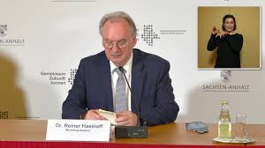 Reiner haseloff dankt diejenigen menschen in unserem land, die derzeit am meisten dazu beitragen, dass. Tv Halle Jetzt Live Verscharfter Lockdown Beschlossen Was Macht Sachsen Anhalt Landeschef Dr Reiner Haseloff Informiert Uber Die Ergebnisse Der Gesprache Mit Der Bundeskanzlerin Und Den Ministerprasidenten Facebook