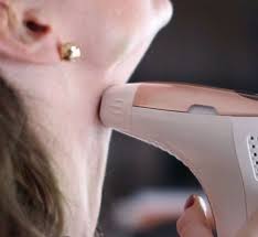 Se si ha poco tempo, gli impegni sono troppi e non si riesce ad andare in un centro estetico, è possibile fare la depilazione luce pulsata direttamente a casa in modo. Luce Pulsata Come Farla Da Sole E I Migliori Dispositivi Epilatori