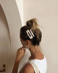 Broche de las perlas se puede hacer a mano, usando la compensación o por el uso de cabujón twining. 60 Ideas De Broches De Perlas Broche De Perlas Broches Para Cabello Accesorios Para El Cabello