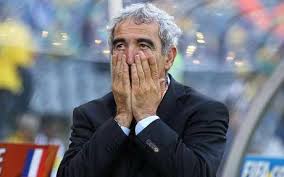 Entre raymond domenech et karim benzema, l'histoire n'a jamais été simple. World Cup 2010 Patrice Evra Blasts Raymond Domenech As France Depart South Africa