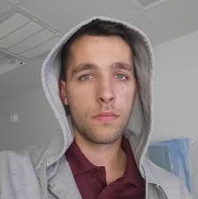 Where is the radio receiver in a 2024 Icon i40?