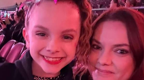 Coroner identified the victims as Addilyn Smith, 11, and her mother, Tawnia McGeehan, 34, of West Jordan, Utah. A note was found in their hotel room. See link below ⬇️