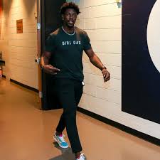 Jun 04, 2021 · milwaukee bucks guard jrue holiday has won the joe dumars trophy as the nba player who best represents the ideals of sportsmanship on the court. Jrue Holiday Wiki 2021 Girlfriend Salary Tattoo Cars Houses And Net Worth
