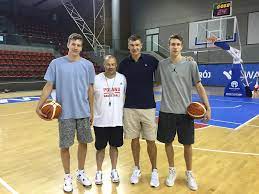 He was an actor, known for 6 dni strusia (2001). Czy Jan I Szymon Wojcikowie Zagraja W Nba